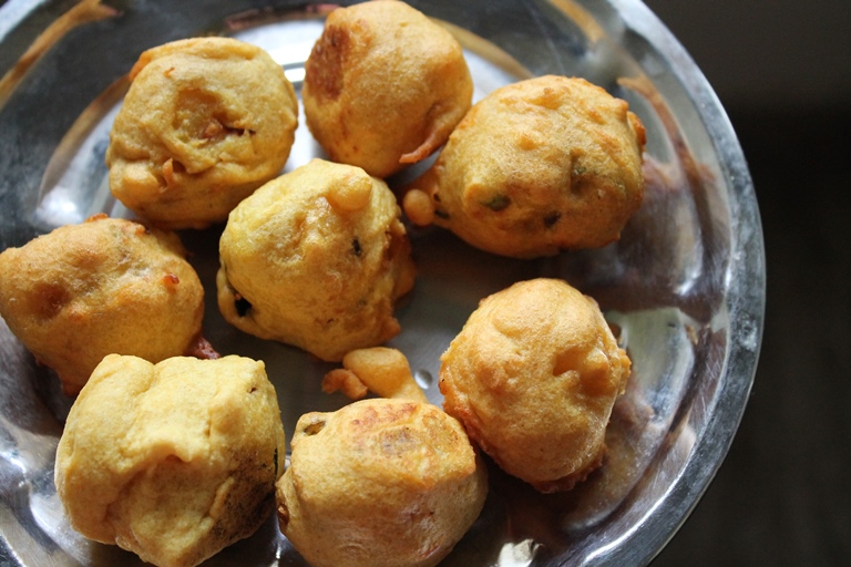 Mysore Bonda Recipe  Mysore Bonda With Coconut Chutney  Tea Time Snacks  Recipe  Mysore Bajji  video Dailymotion