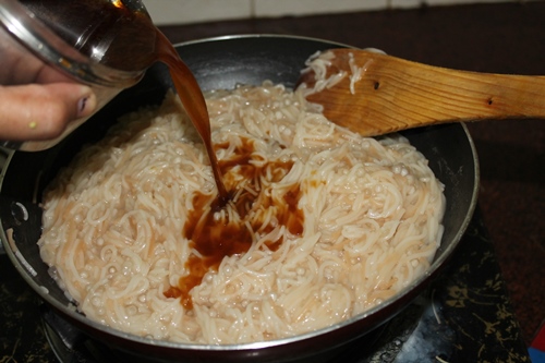 add jaggery water to cooked semiya