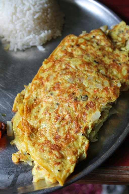 Egg Omelette For Rasam Rice / Masala Omelette / Egg Omelet - Indian Style