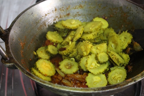 Bitter Gourd Masala Recipe   Pavakkai Masala Recipe - 34