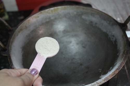 roasting urad dal flour