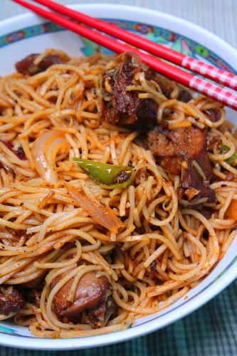 Chicken Noodles Recipe - Street Food Style - Yummy Tummy