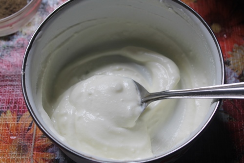 take yogurt in bowl for making mutton rogan josh