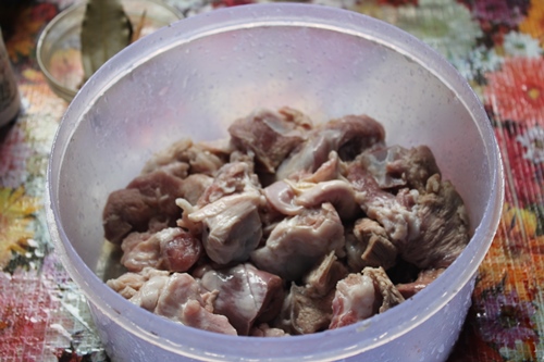 take mutton or lamb into a bowl
