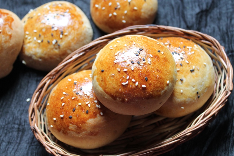 Whole Wheat Dinner Rolls Recipe  with   without eggs  - 44