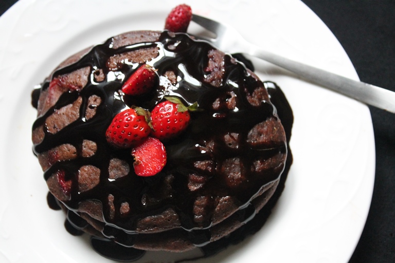 Chocolate Pancakes Recipe (Eggless Chocolate Pancakes)