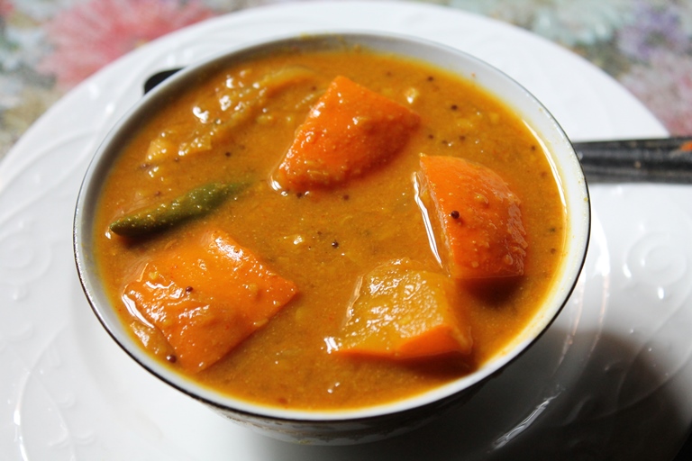 Pumpkin Sambar Recipe / Poosanikai Sambar Recipe - Yummy Tummy