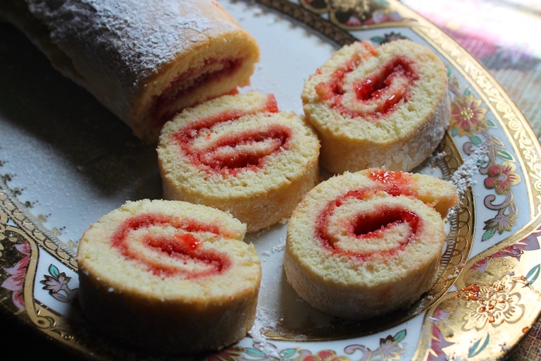 Swiss Roll Recipe / Jelly Roll Recipe / Jam Roll Recipe.