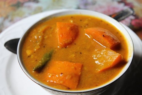 Pumpkin Sambar Recipe / Poosanikai Sambar Recipe - Yummy Tummy