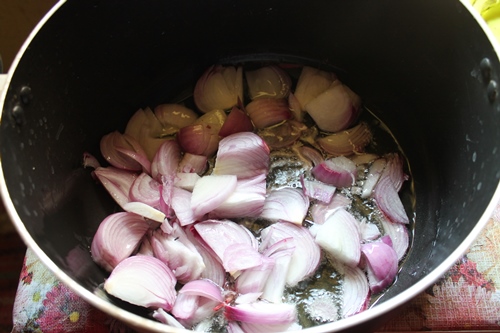 add sliced onions