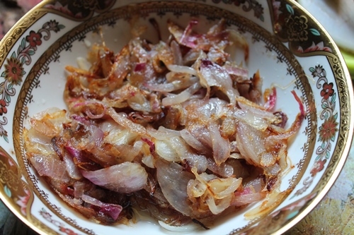 remove fried onions to a bowl and set aside.