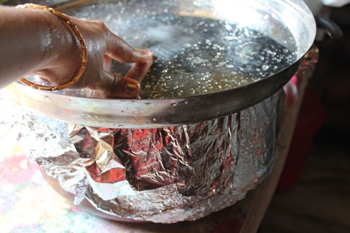 cover the pot with foil and seal with lid.