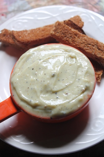 Eggless Mayonnaise Recipe / Homemade Eggless Mayo Recipe - Yummy Tummy