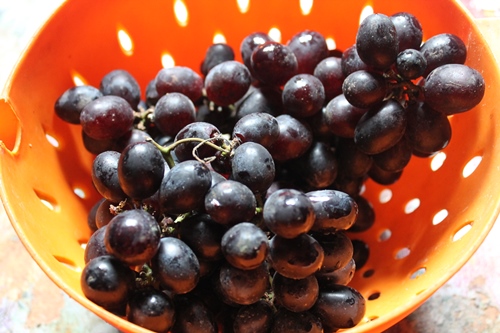 seedless grapes in a colander