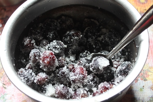 mix grapes with sugar