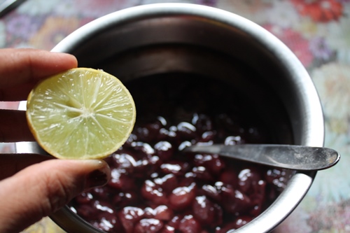 add lemon juice into grapes