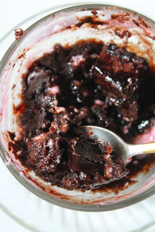 Fudgy Marshmallow Mug Cake Recipe / Chocolate Chunk Mug Cake Recipe