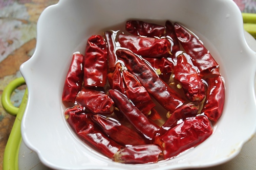 dry red chillies soaking