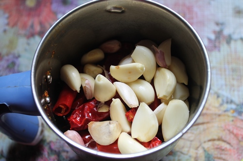 chillies and garlic