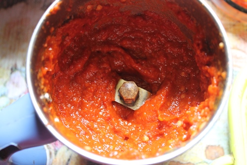 grind chilli garlic chutney