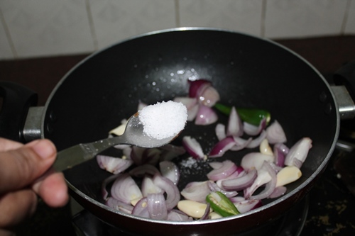 add salt to onions