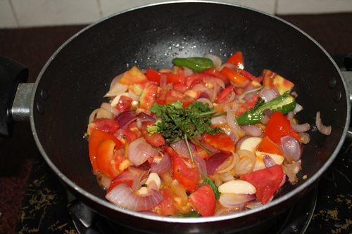 add coriander leaves and mix well