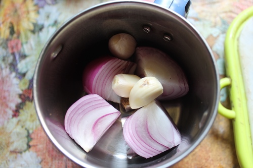add garlic to onions