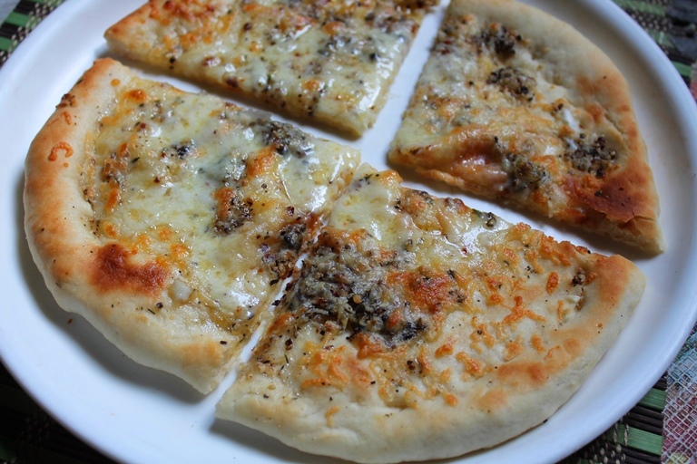 White Garlic Pizza Recipe   White Pizza Recipe - 18