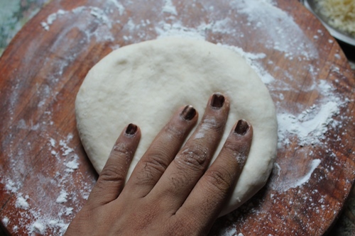 White Garlic Pizza Recipe   White Pizza Recipe - 12
