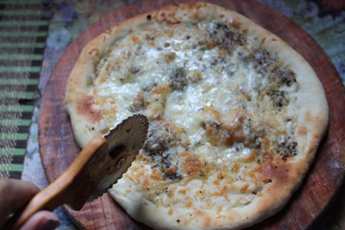 White Garlic Pizza Recipe   White Pizza Recipe - 31