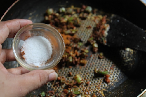 add some salt to onion mix for making chicken cutlets