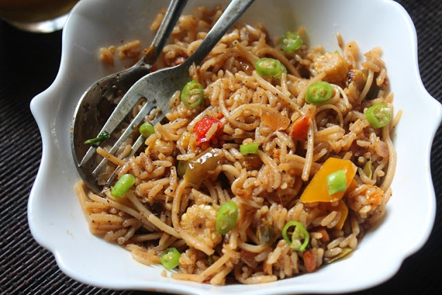 Veg Noodles Fried Rice Recipe - Yummy Tummy