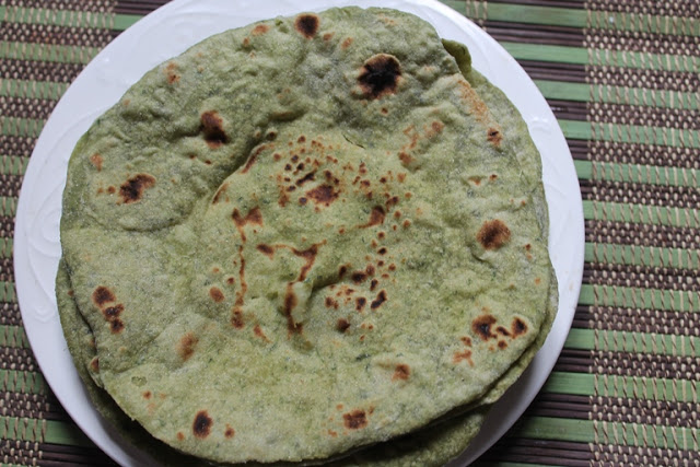 Palak Paratha Recipe   Spinach Chapati Recipe - 54