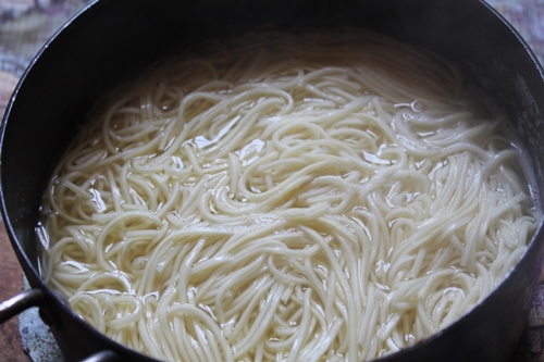 Chilli Garlic Noodles Recipe - Spicy Chinese Chilli Garlic Noodles ...