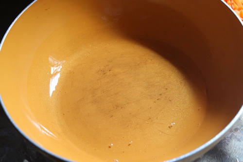 heat oil in a pan