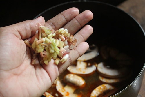 Tom Yum Soup Recipe - 17