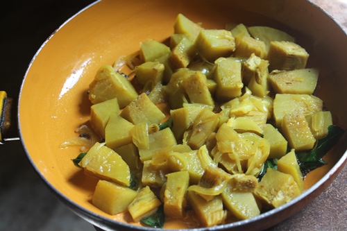 Cheema Chakka Poriyal Recipe - Bread Fruit Poriyal Recipe - Yummy Tummy