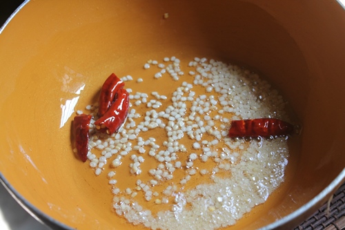 fry urad dal and chillies