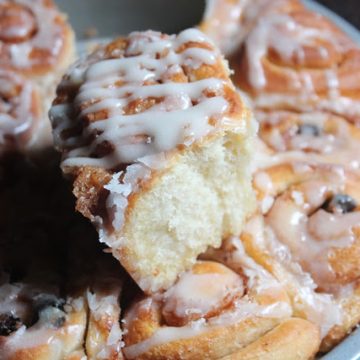 Yummy Tummy - Cinnamon Roll' Sticker