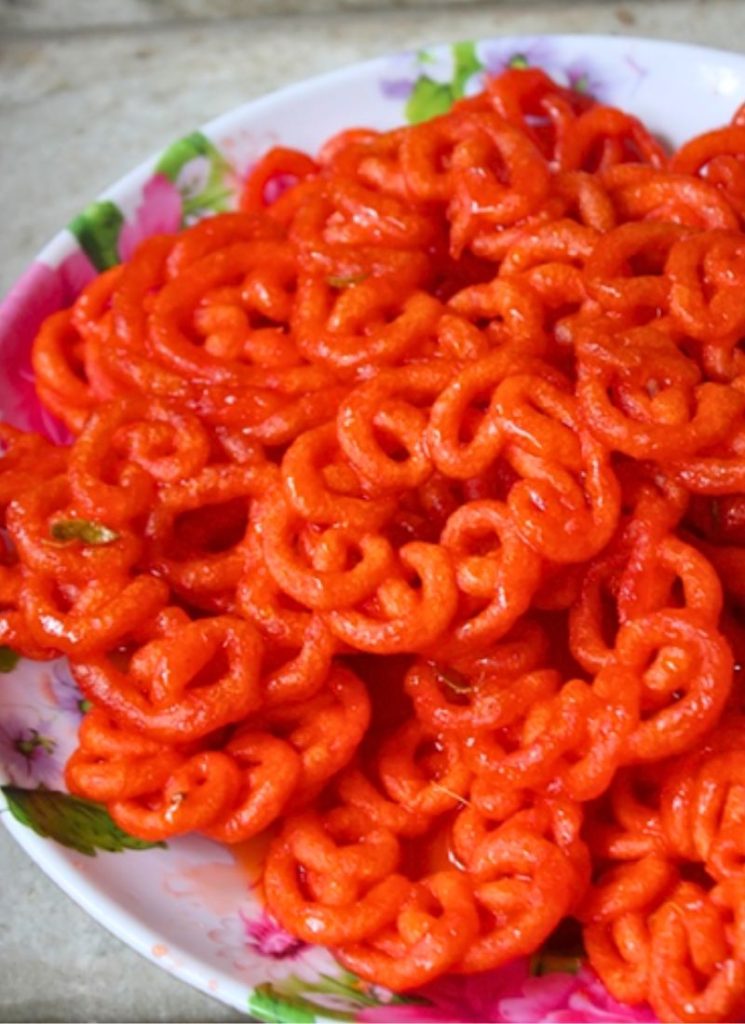 a plate of fried jangri