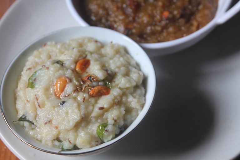 Aval Kara Pongal Recipe   Spicy Poha Pongal Recipe - 88