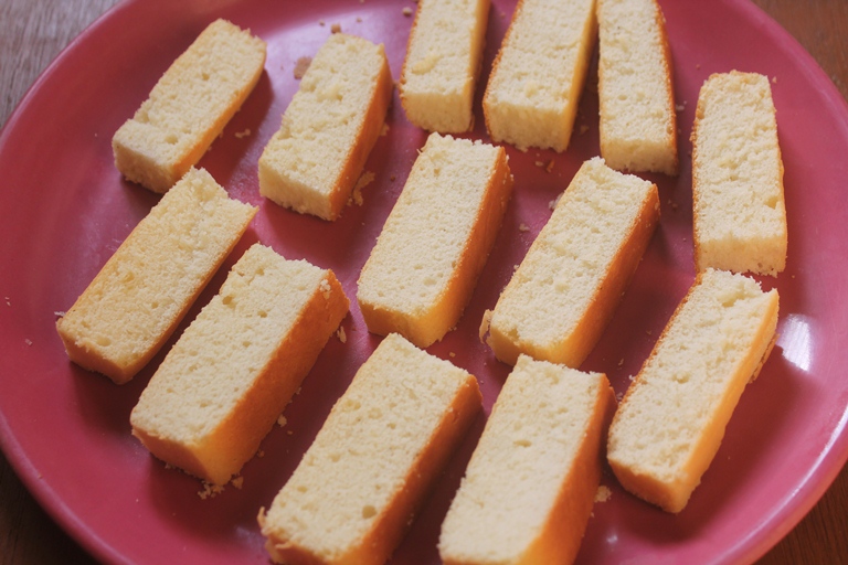 Vanilla Sponge Cake | Vanilla Sponge Cake Recipe