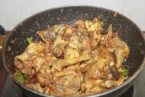 mix chicken with onion and spices