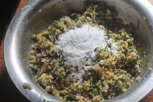 Keerai Vadai Recipe   Spinach Paruppu Vada   Parippu Vadai Recipe - 57