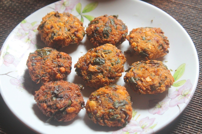 Keerai Vadai Recipe   Spinach Paruppu Vada   Parippu Vadai Recipe - 42