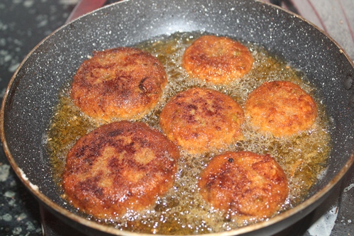 Indian Style Vegetable Burger Recipe   Veg Cutlet Burger Recipe - 9