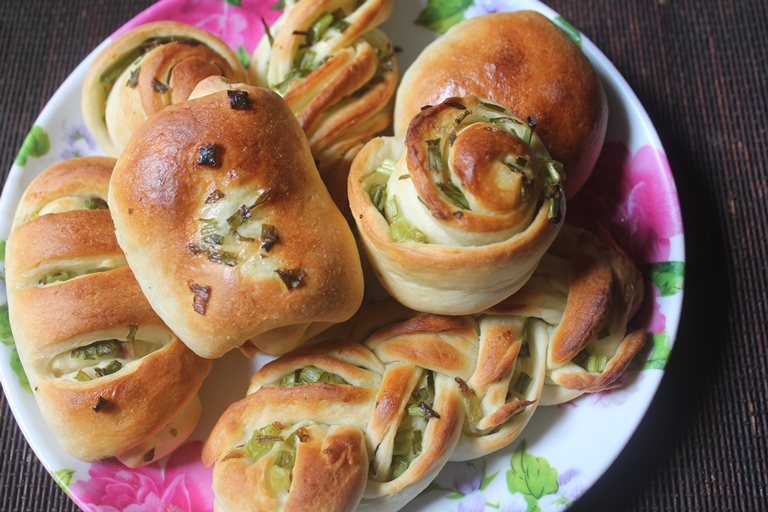 Scallion Rolls Recipe   Spring Onion Buns Recipe   Easy Dinner Rolls - 43