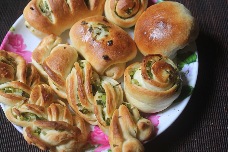 Scallion Rolls Recipe   Spring Onion Buns Recipe   Easy Dinner Rolls - 65