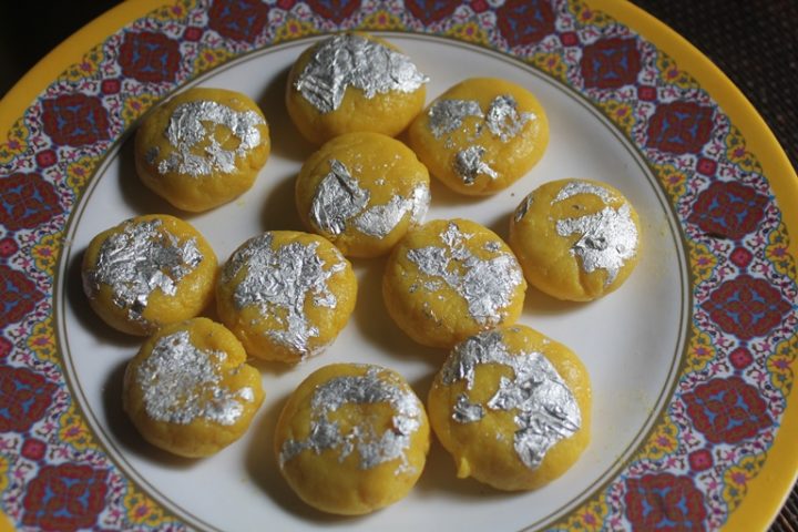 Mango Peda Recipe (Milk Powder Mango Peda)