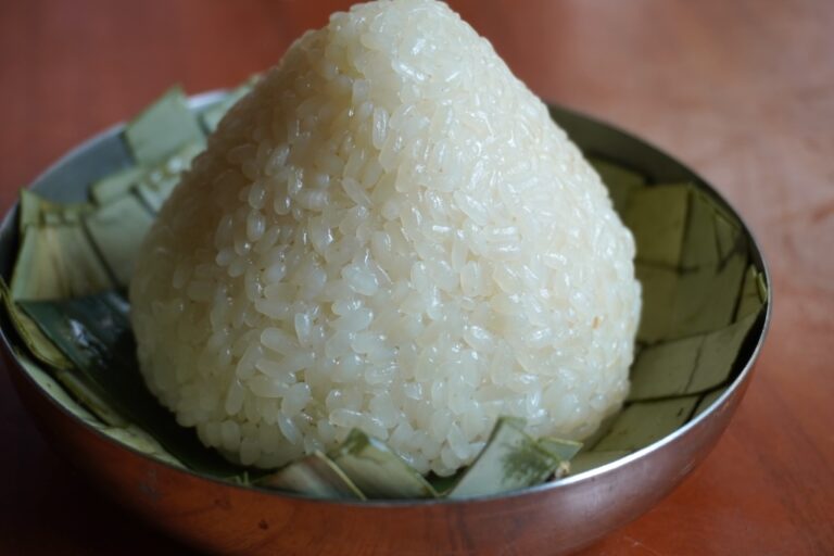 How to Cook Sticky Rice - Sushi Rice (using a sauce pan)
